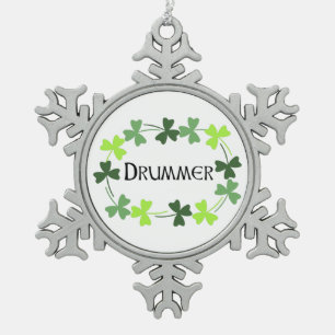 Drummer Kleeblatt Oval Schneeflocken Zinn-Ornament