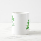 Drummer-Kleeblatts mit grüner Darstellung Kaffeetasse (Mittel)