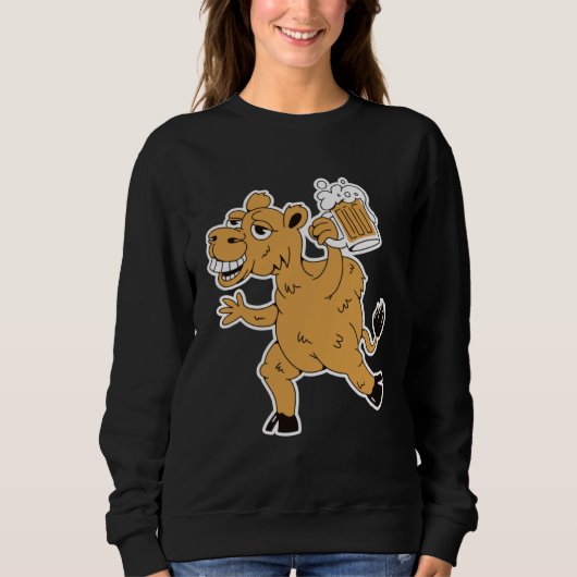 Drunk brown camel with beer for party holidays sweatshirt (Vorderseite)