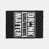 Drunk Girlfriends Funny Couple St Patricks Day 202 Fleecedecke (Vorderseite (Horizontal))