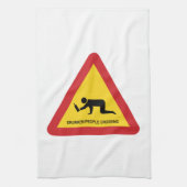 DRUNKENDE MENSCHEN ÜBERQUEREN VERKEHRSSIGN GESCHIRRTUCH (Vertikal)