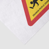 DRUNKENDE MENSCHEN ÜBERQUEREN VERKEHRSSIGN SEIDENPAPIER (Ausschnitt)