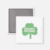 Drunky McGee St. Patrick's Day Clover Magnet (Vorderseite/Rückseite)