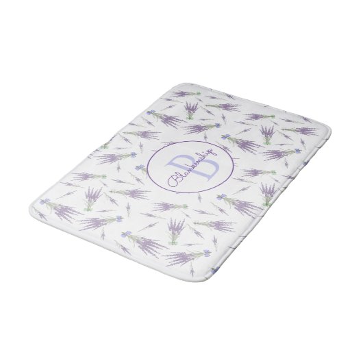 Dry Lavender Blume Bundles Muster Monogram Badematte (Schrägansicht)