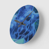 DSC_0729 (3).JPG blaue Giraffe durch Jane Howarth Runde Wanduhr (Winkel)