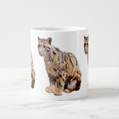 Dschungelkatzentier mit getrübter Leoparde Jumbo-Tasse (Vorderseite)
