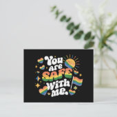 Du bist sicher mit meiner LGBT Rainbow Gay Postkarte (Stehend Vorderseite)