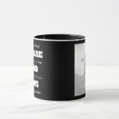 [Du bist tot für uns] Witziger Arbeiter, der Kaffe Tasse (Zentrum)