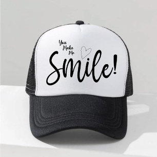 Du bringst mich zum Lächeln!" Minimalistische Typo Truckerkappe