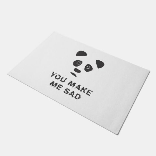 Du machst mich traurig. Trauriger Panda. Fußmatte (Schrägansicht)