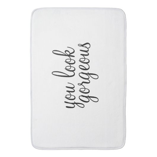 'Du siehst wundervoll aus' große Badematte (Vorderseite Vertikal)