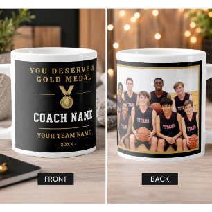 Du verdienst eine Goldmedaille Trainer-Teamfoto Jumbo-Tasse