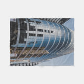 Dubai Glashochhaus Fleecedecke (Vorderseite (Horizontal))
