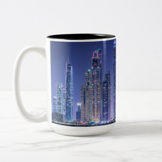 Dubai moderne Wolkenkratzer Corniche Zweifarbige Tasse (Links)