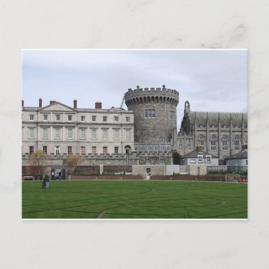 Dublin Castle Irland, Rasen & Burgturm. Postkarte (Vorderseite)
