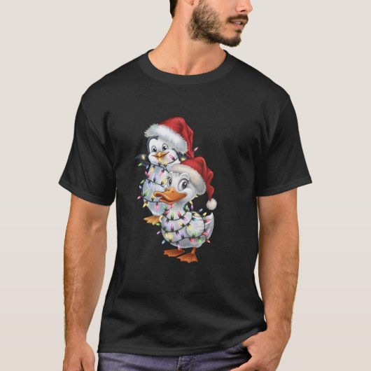 Duck and Penguin besties dressed in Christmas ligh T-Shirt (Vorderseite)