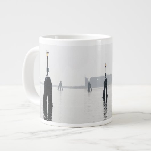 DUCK AUF DER LAGUNISCHEN Jumbo-Tasse (Vorderseite Links)