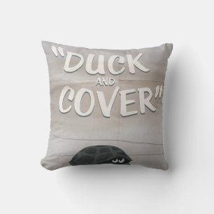 Duck & Cover Kissen