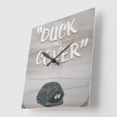 Duck & Cover Quadratische Wanduhr (Winkel)