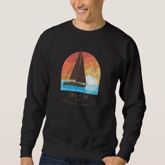Duck, NC Vacationing Sailboating Sunrise Sweatshirt (Vorderseite)