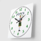 Dudelsackspieler - grüner Kilt Quadratische Wanduhr (Winkel)