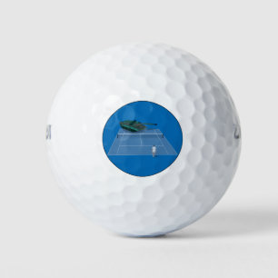 Duell zwischen Tank und Tennisspieler Golfball