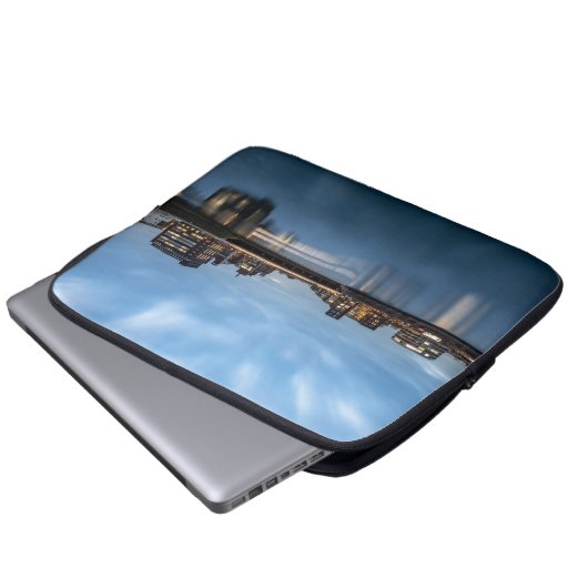 Duisburg Laptopschutzhülle (Vorne Knopf)