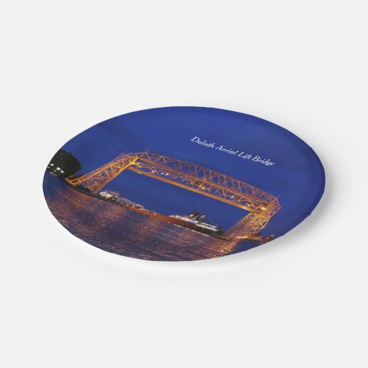 Duluth Aerial Lift Bridge & John G. Munson Pappteller (Schrägansicht)