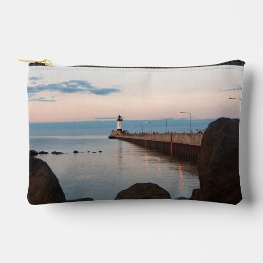 Duluth Harbour North Pier Light Zipper Tasche (Vorderseite)