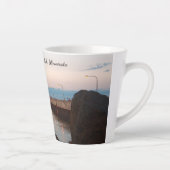 Duluth North Pier Light Latte Tasse (Rechts)