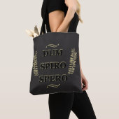 Dum spiro spero tasche (Von Nahem)