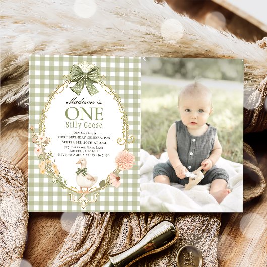 Dummer Gans Blumen Grüner Gingham 1. Geburtstag Einladung