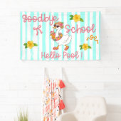 Dummer Gans Hallo Poolparty Streifen Banner (Insitu)