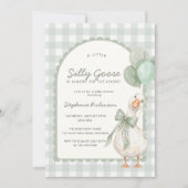 Dummer Gans Neutral Salbeigrün Gingham-Baby-Party Einladung (Vorderseite)