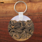 Dumped old tyres schlüsselanhänger (Vorderseite)