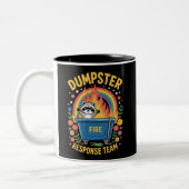 Dumpster Fire Response Team Sarcasm Meme Funny  Zweifarbige Tasse (Links)