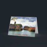 Dunbar Castle - Clan Dunbar Holly Christmas Card Feiertagskarte<br><div class="desc">Als Dunbar, die Ihr schottisches Erbe genießt, können Sie eine Karte schicken, die ein wenig von Ihnen mit Ihren Lieben teilt. Dein Familienerbe ist alt. Bereits im 7. Jahrhundert war das Schloss Dunbar eine zentrale Verteidigungsanlage für die lange vergessenen Könige von Bernicia. Heute bleibt nur noch ein Ruin, aber er...</div>