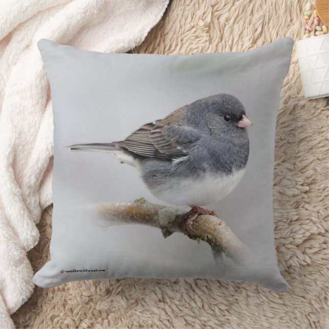 Dunkel-Mit Augen Junco Sparrow Songbird in Tree Kissen (Decke)