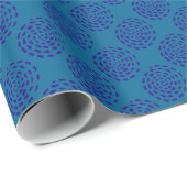Dunkelblau gestreiftes Kreismuster auf blau Geschenkpapier (Rolleneckpunkt)