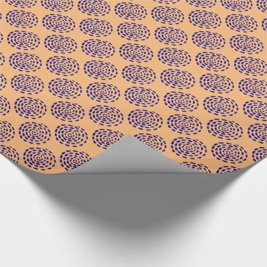 Dunkelblau gestreiftes Kreismuster auf orange Geschenkpapier (Ecke)