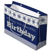 Dunkelblau mit floralen Akzenten Große Geschenktüte (Vorderseite Schrägansicht)