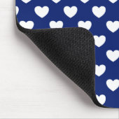 Dunkelblau mit weißem Herzen Polka-Dot-Muster Mousepad (Ecke)