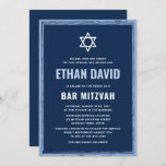 Dunkelblaue Bar mitzvah-Einladung mit rauer Grenze Einladung<br><div class="desc">Moderne,  dunkelblaue Bar mitzvah Einladung mit hellblauer,  rauer Grenze. Sie können die Farben des Schriftartes mit dem Designwerkzeug ändern. Über dem einladenden Text ist ein weißer Star von David. Weitere Produkte,  Kundenwünsche,  Verkäufe,  Neuigkeiten und vieles mehr finden Sie auf Facebook: @chaistationär</div>