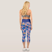 dunkelblaue Edelsteine und Perlmuster Capri Leggings (Rückseite)