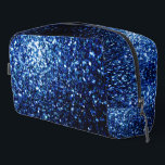 Dunkelblaue Imitate Glitzer Glitzern Waschbeutel<br><div class="desc">Blaue Imitate Glitzer Glitzern Tasche. Coole Toilettensäcke für sie. Schöne mädchenhafte blaue glänzende Glitzer Glitzern Design. Foto der Glitzern,  nicht echter Glitzer! Erstellen Sie ein einzigartiges und personalisiertes Geschenk mit einer benutzerdefinierten Touch!</div>