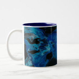 Dunkelblaue psychedelische Flüssigkeit Zweifarbige Tasse