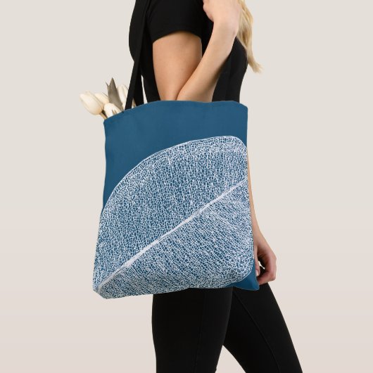 Dunkelblaue Tote-Tasche aus weißem Leaf-Grid-Illus Tasche (Von Nahem)