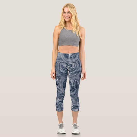 Dunkelblaue und hübsche wirbelnde Batik Capri Leggings (Vorderseite)