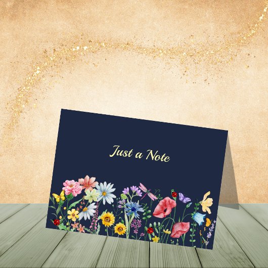 Dunkelblaue Wildblumen in Mitteilungskarten