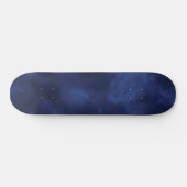 Dunkelblaue Wolken Skateboard (Horizontal)